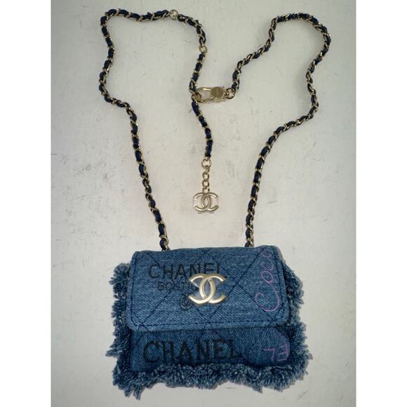 Chanel 22P Blue Denim Graffiti Black Pink CC Logo Frayed Credit Card Belt Bag - Picture 12 of 16
